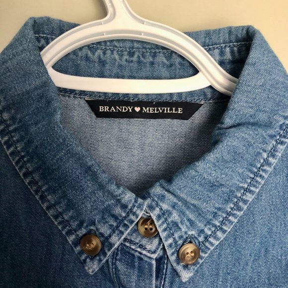 Brandy Melville Short Sleeve Button-Up Shirt - Picture 4 of 4